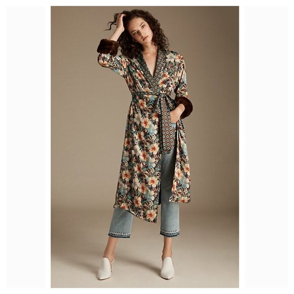 Le Superbe Hibiscus Robe Dress - Picture 3 of 10